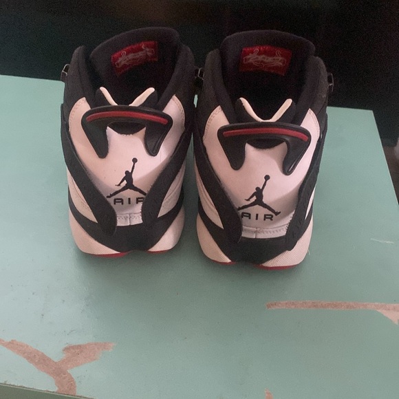 Jordan shoes. Black and white w/red. Size 13. Men’s - Picture 3 of 5